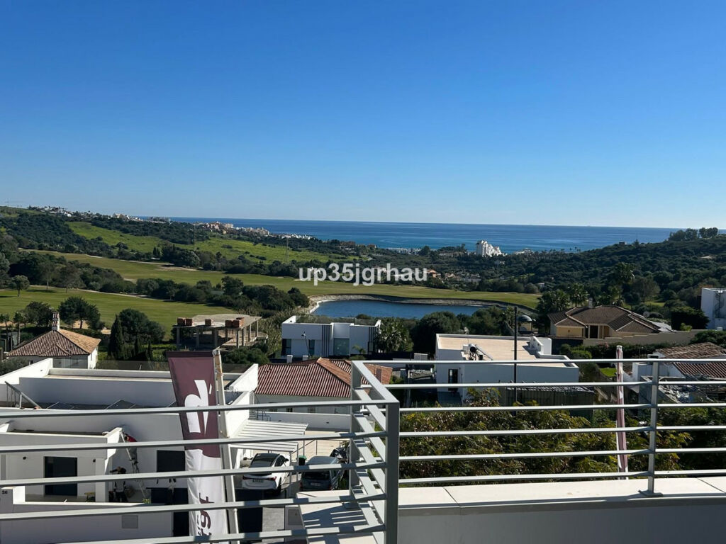 Top Floor Apartment Estepona Málaga