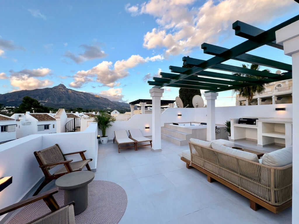 Penthouse Duplex Nueva Andalucía Málaga - image 9