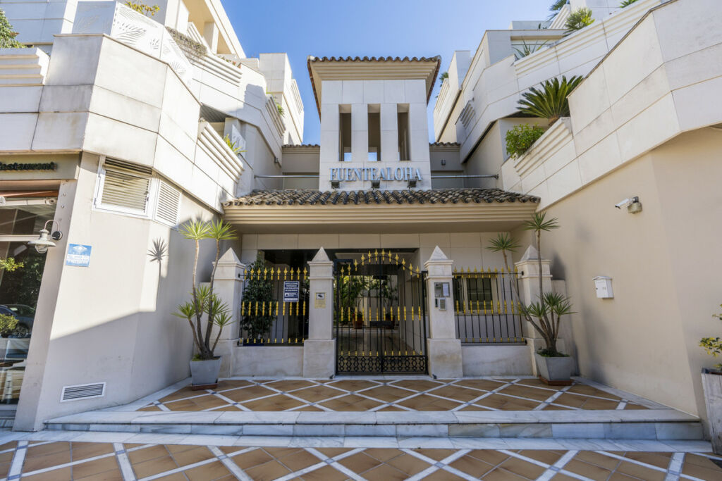 Middle Floor Apartment Nueva Andalucía Málaga