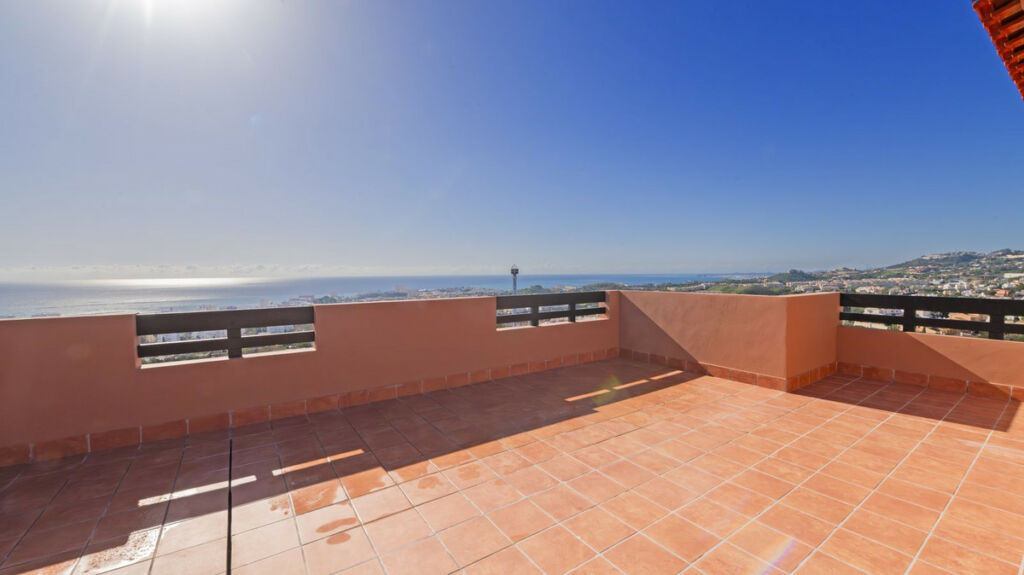 Penthouse Benalmadena Málaga - image 2