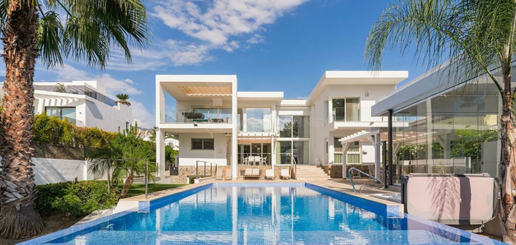 Detached Villa Nueva Andalucía Málaga