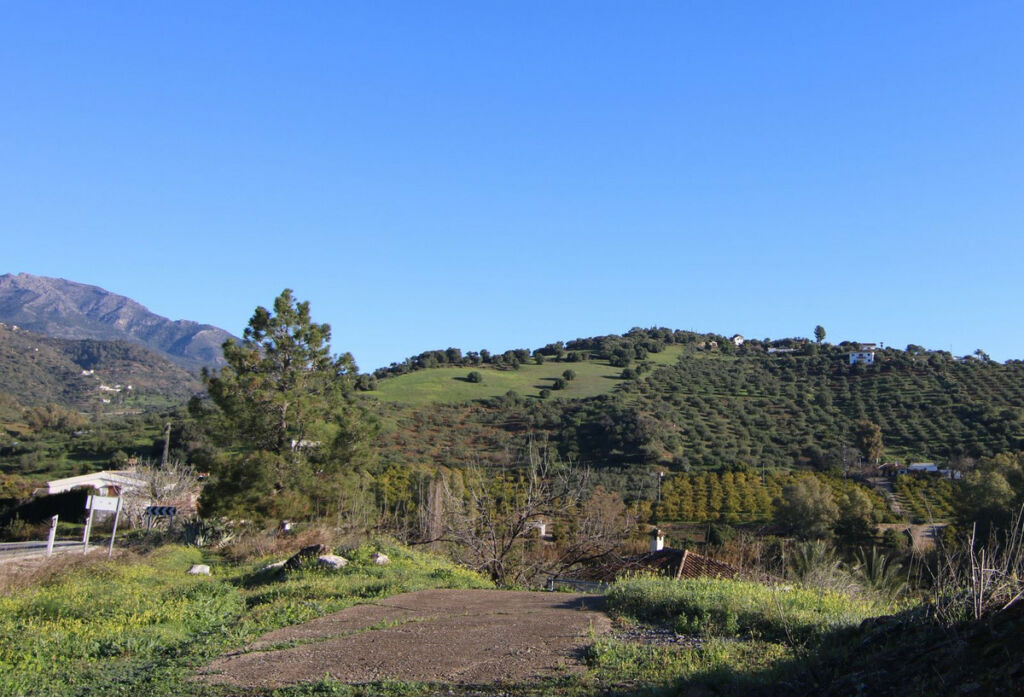 Land Tolox Málaga