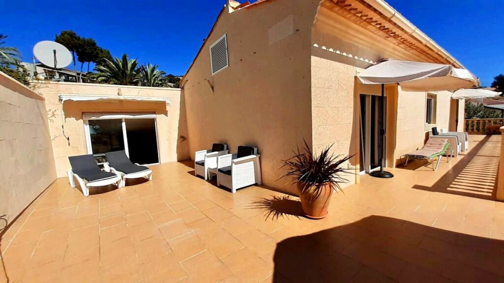 Detached Villa Teulada Alicante - image 11