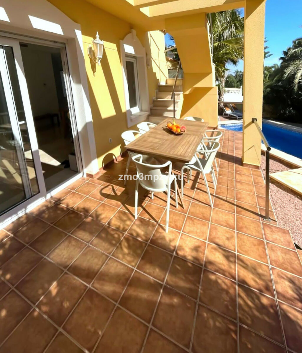 Detached Villa El Campello Alicante - image 10
