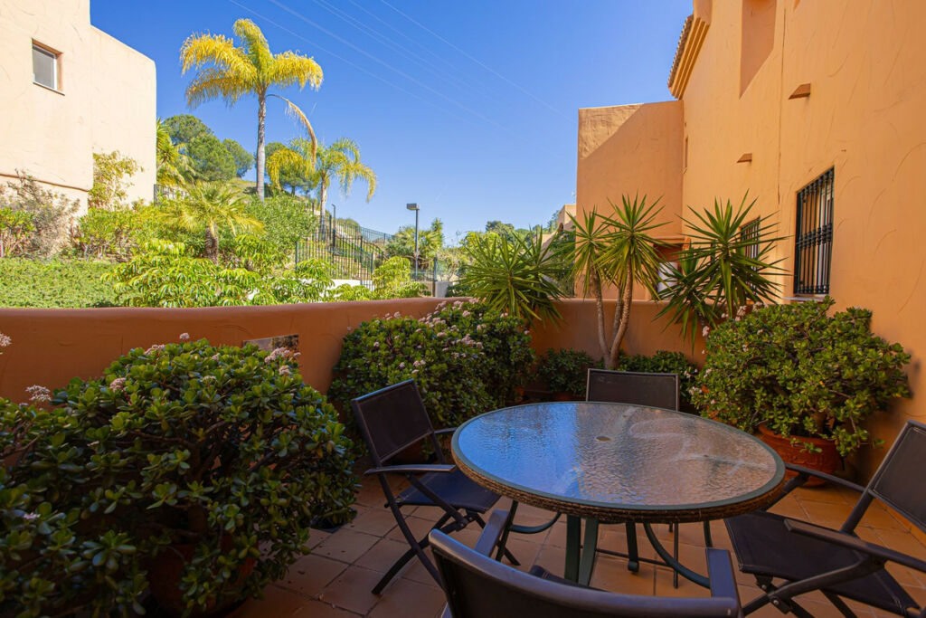 Middle Floor Apartment Elviria Málaga - image 10