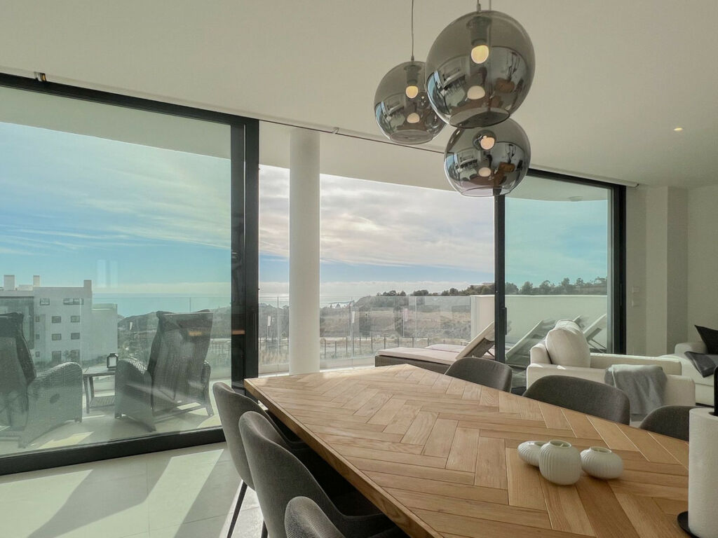 Middle Floor Apartment Higueron Málaga - image 10