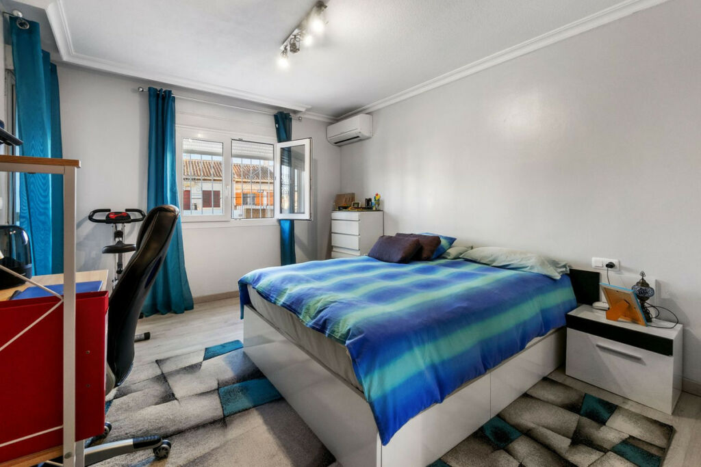 Townhouse Torrevieja Alicante - image 10
