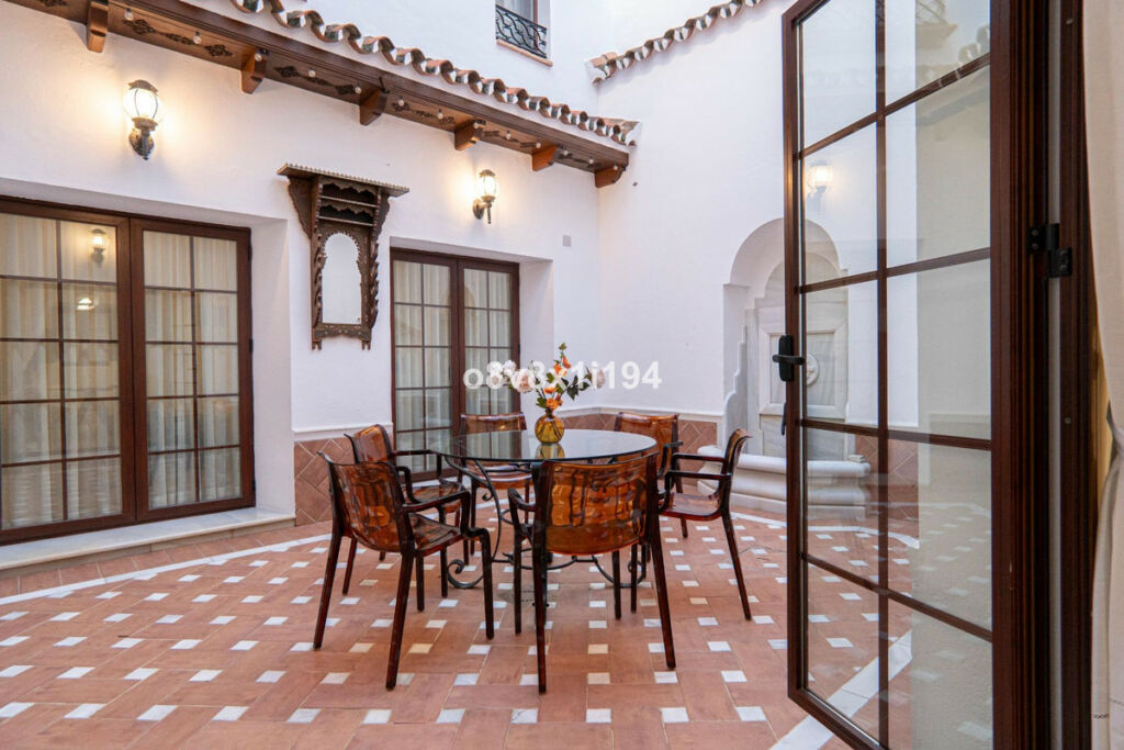 Detached Villa Fuengirola Málaga - image 10