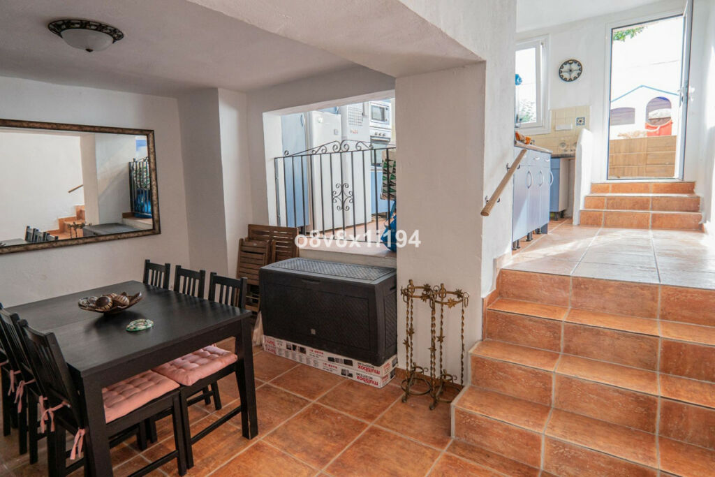Detached Villa Pizarra Málaga - image 10