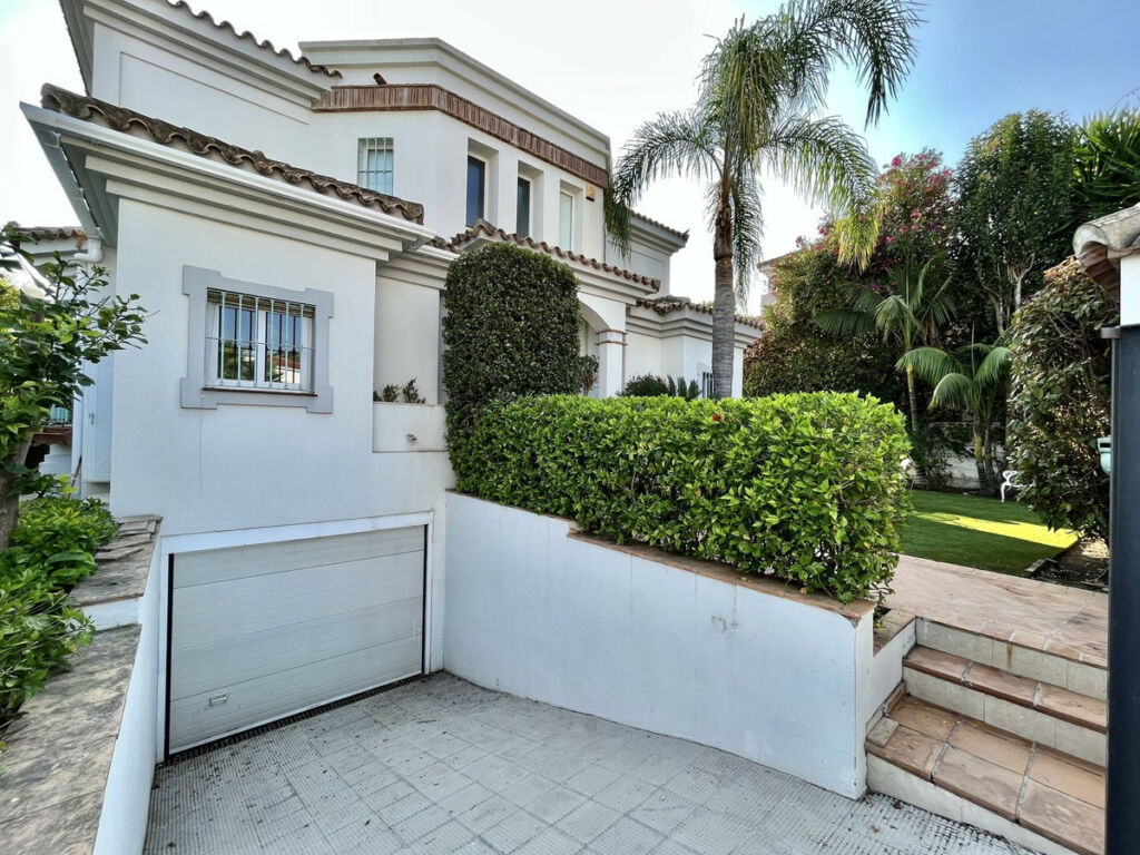 Detached Villa San Pedro de Alcántara Málaga - image 10