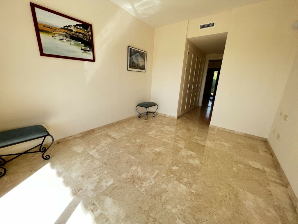 Middle Floor Apartment Elviria Málaga - image 10
