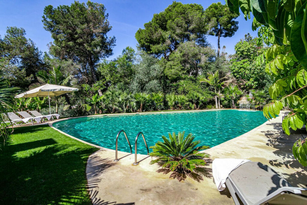 Detached Villa Río Real Málaga - image 10