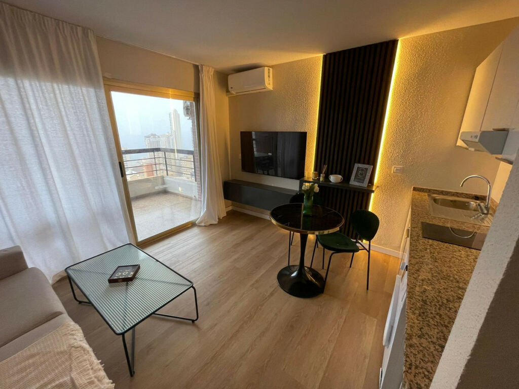 Middle Floor Apartment Benidorm Alicante - image 10