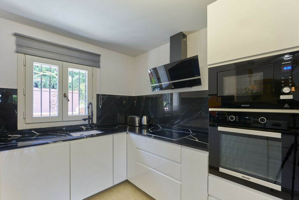 Semi-Detached House The Golden Mile Málaga - image 10