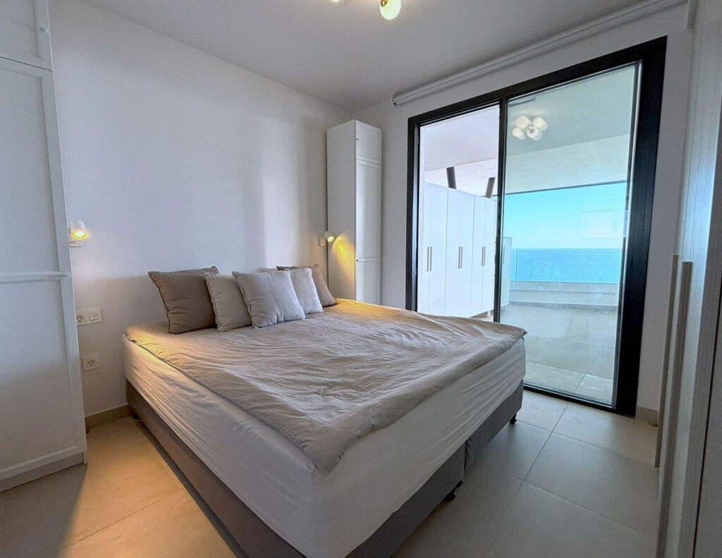 Middle Floor Apartment Fuengirola Málaga - image 10