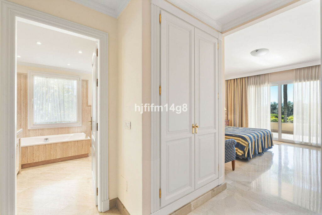 Ground Floor Apartment Nueva Andalucía Málaga - image 10