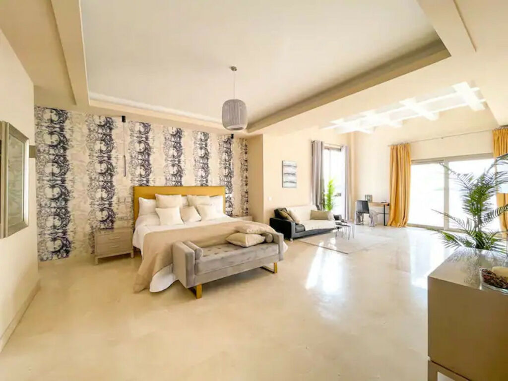Detached Villa Benahavís Málaga - image 11