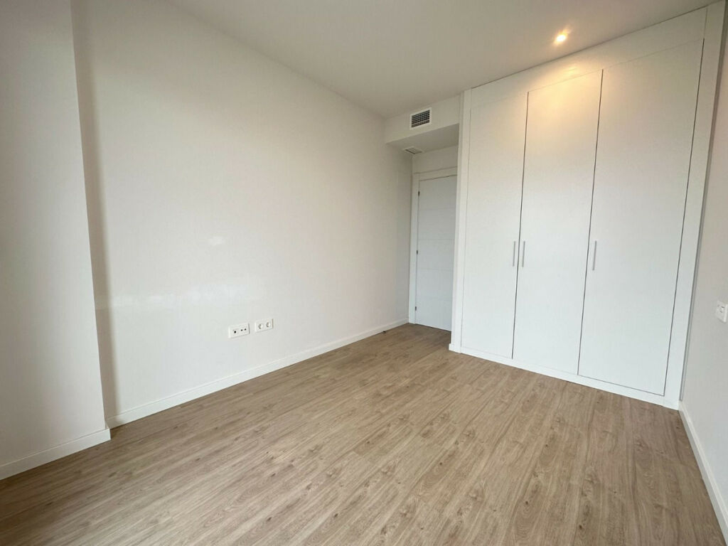 Middle Floor Apartment Nueva Andalucía Málaga - image 11