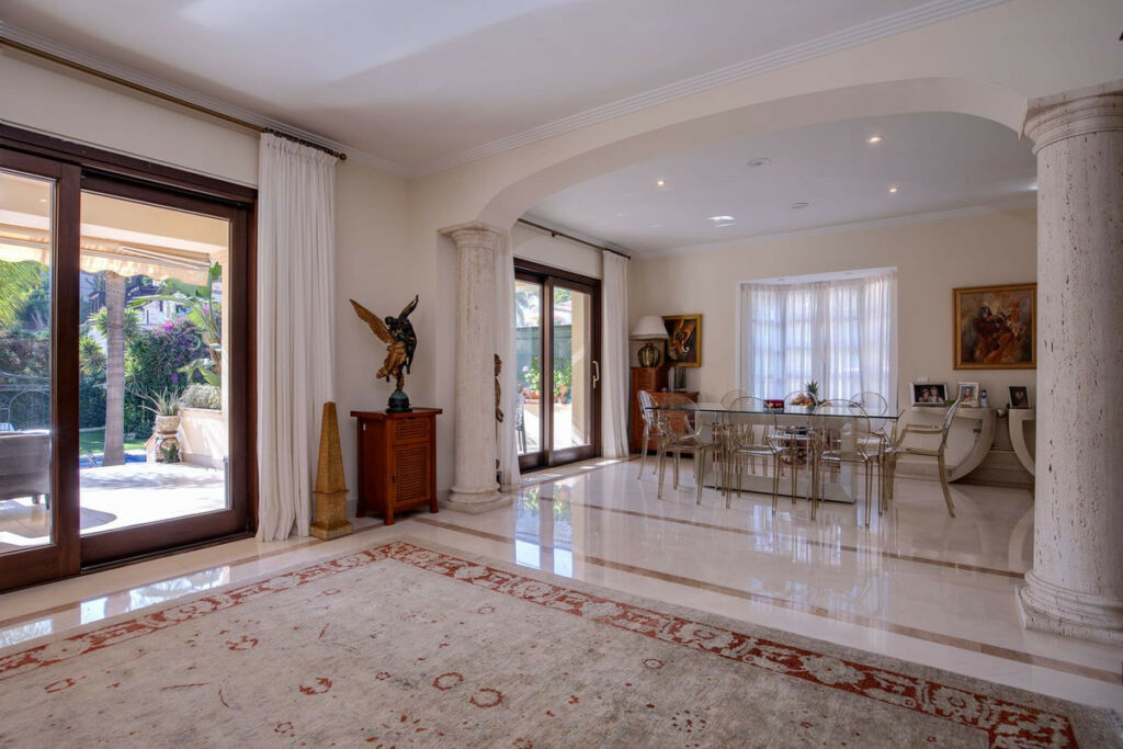 Detached Villa Los Arqueros Málaga - image 10