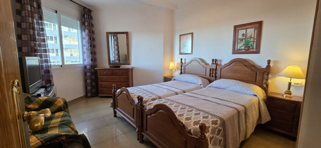 Middle Floor Apartment La Carihuela Málaga - image 11