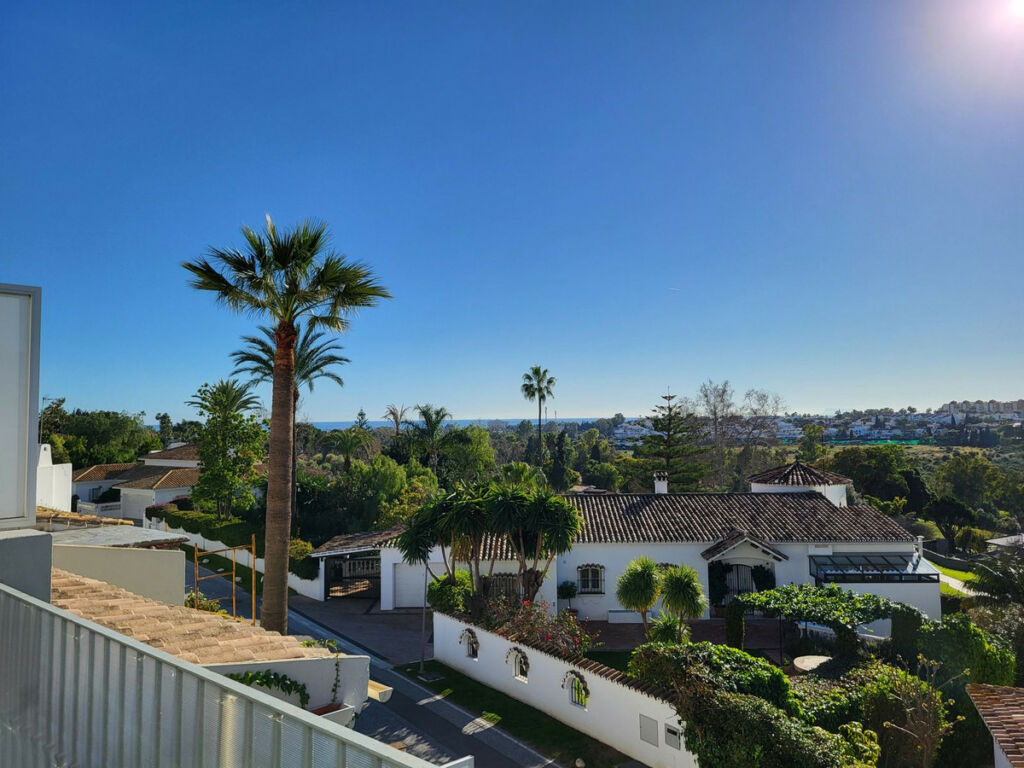 Townhouse Guadalmina Alta Málaga - image 4