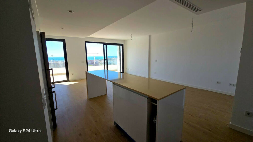 Middle Floor Apartment Estepona Málaga - image 15