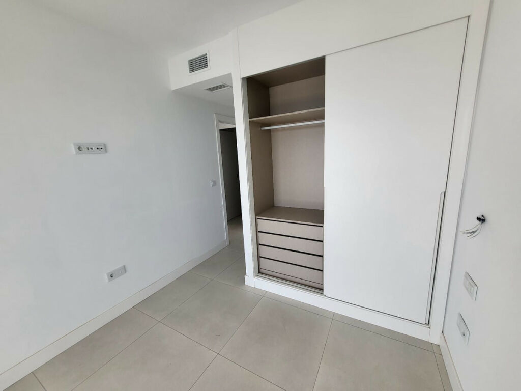 Middle Floor Apartment Fuengirola Málaga - image 11