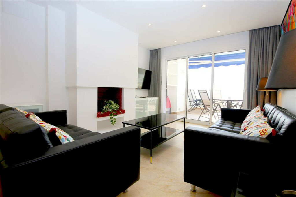 Penthouse Estepona Málaga - image 11