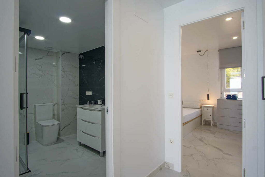Middle Floor Apartment Benidorm Alicante - image 11