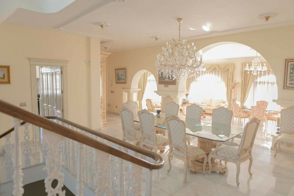 Detached Villa Benalmadena Málaga - image 11