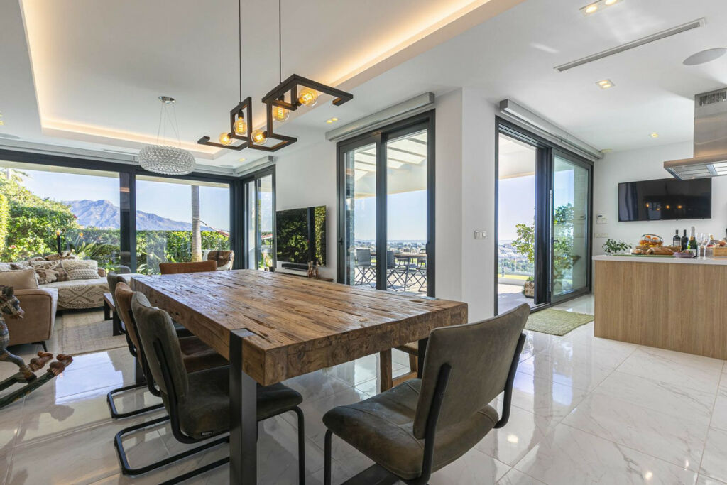 Detached Villa Benahavís Málaga - image 11