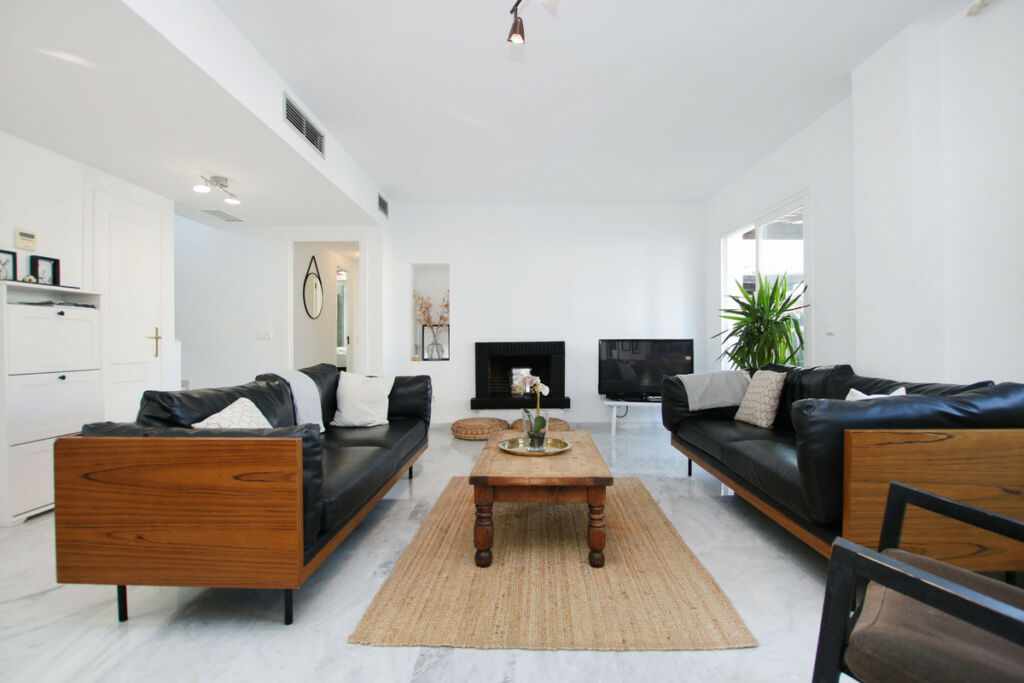 Penthouse Duplex Nueva Andalucía Málaga - image 11