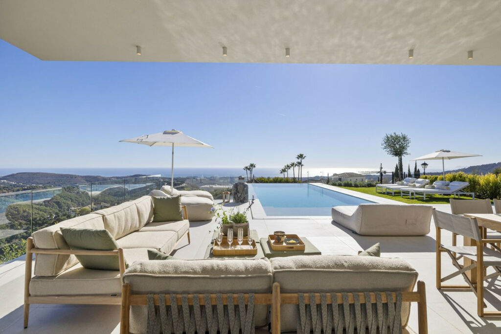 Detached Villa Benahavís Málaga - image 5