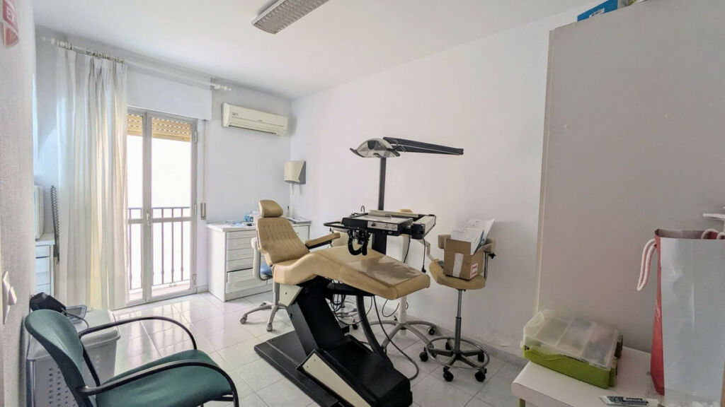 Middle Floor Apartment Fuengirola Málaga - image 11