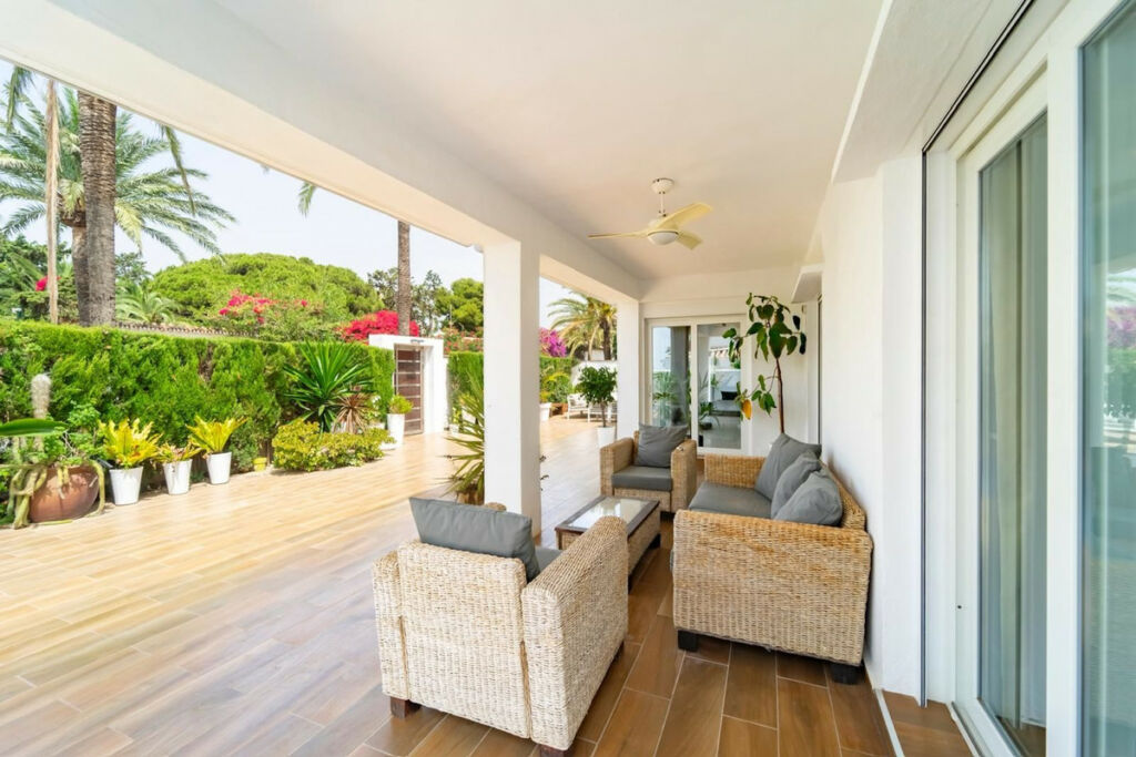 Detached Villa Marbesa Málaga - image 11