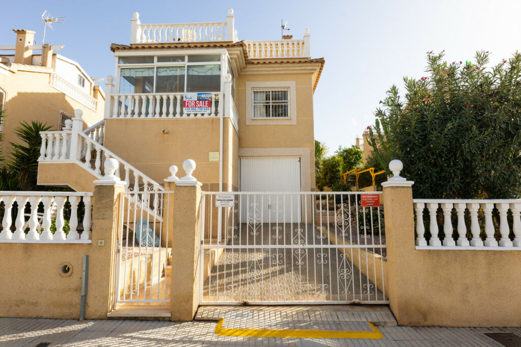 Detached Villa Los Altos Alicante - image 11