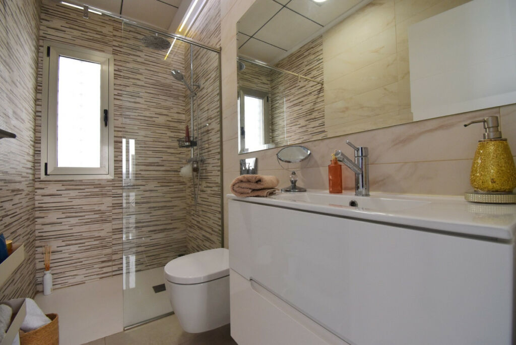 Detached Villa Villamartin Alicante - image 11