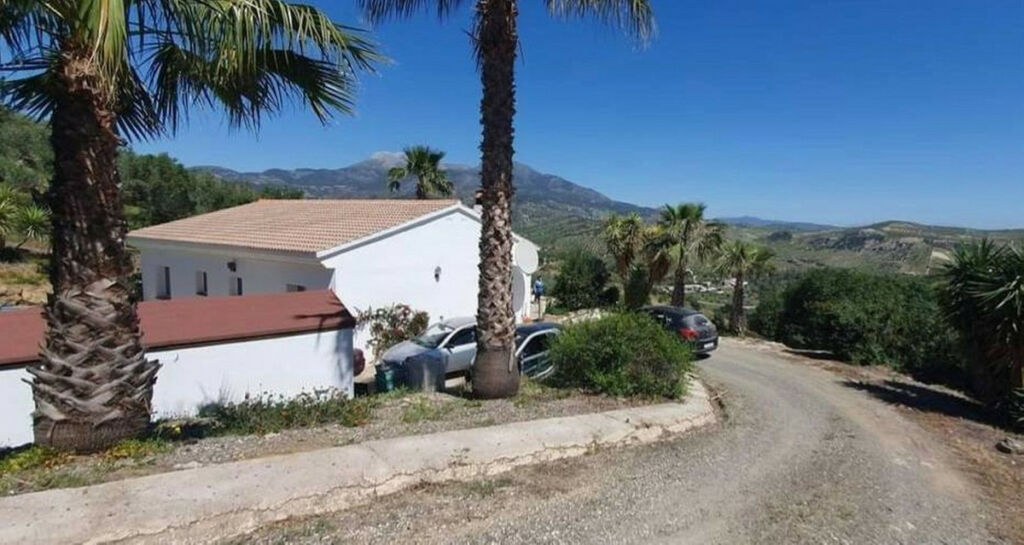 Finca - Cortijo Tolox Málaga - image 11