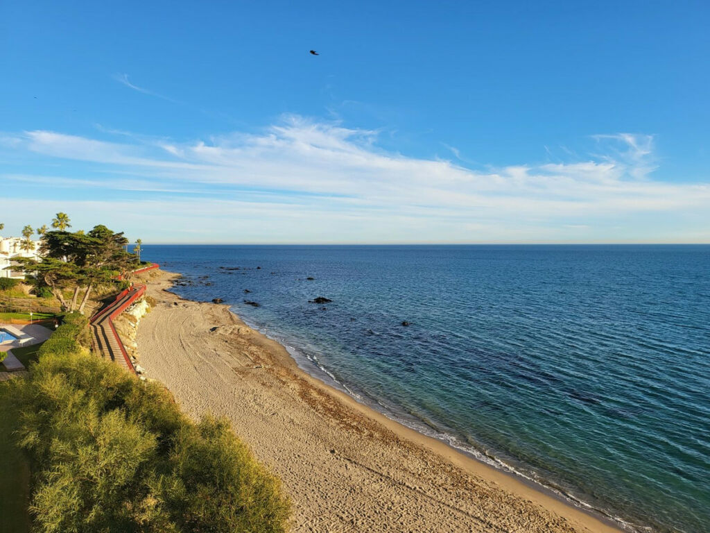 Penthouse Calahonda Málaga - image 11