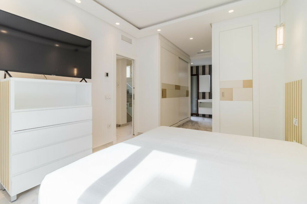 Townhouse Estepona Málaga - image 11