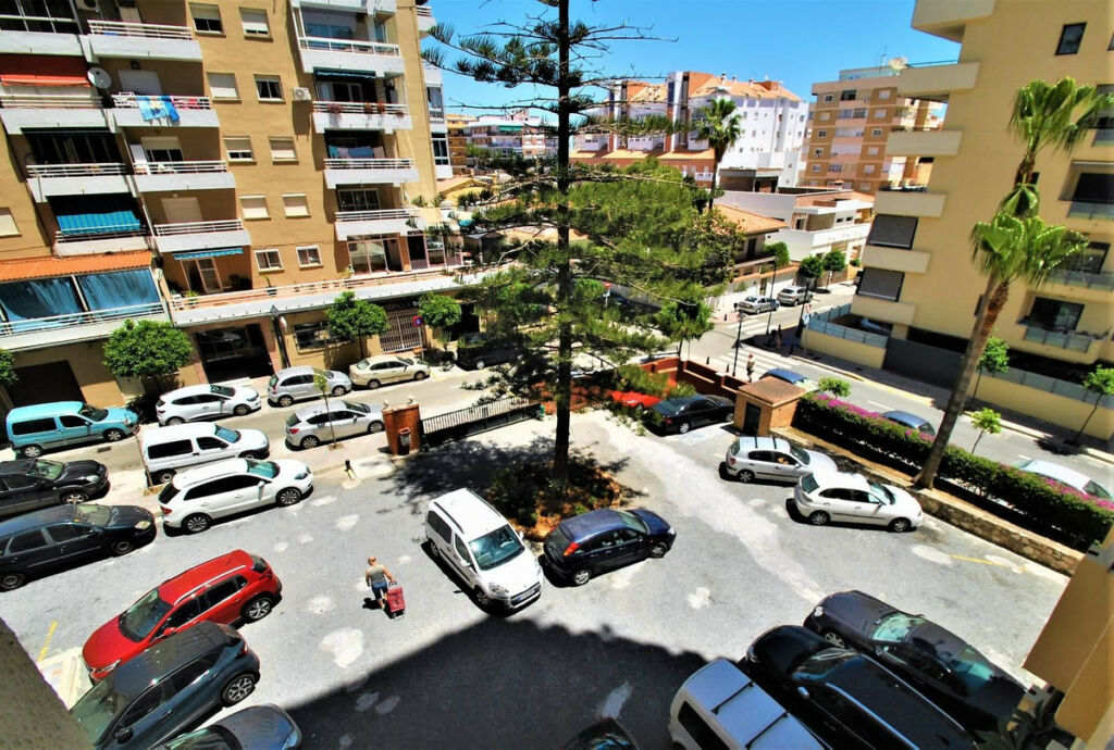Middle Floor Apartment Los Boliches Málaga - image 11