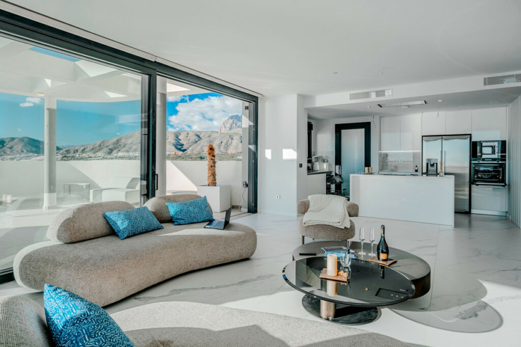 Middle Floor Apartment Benidorm Alicante - image 11