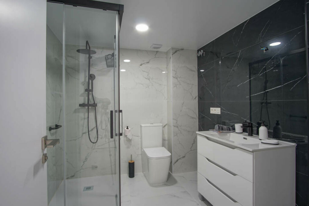 Middle Floor Apartment Benidorm Alicante - image 12