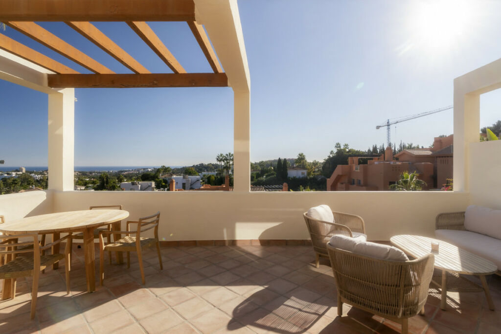 Middle Floor Apartment Nueva Andalucía Málaga - image 12