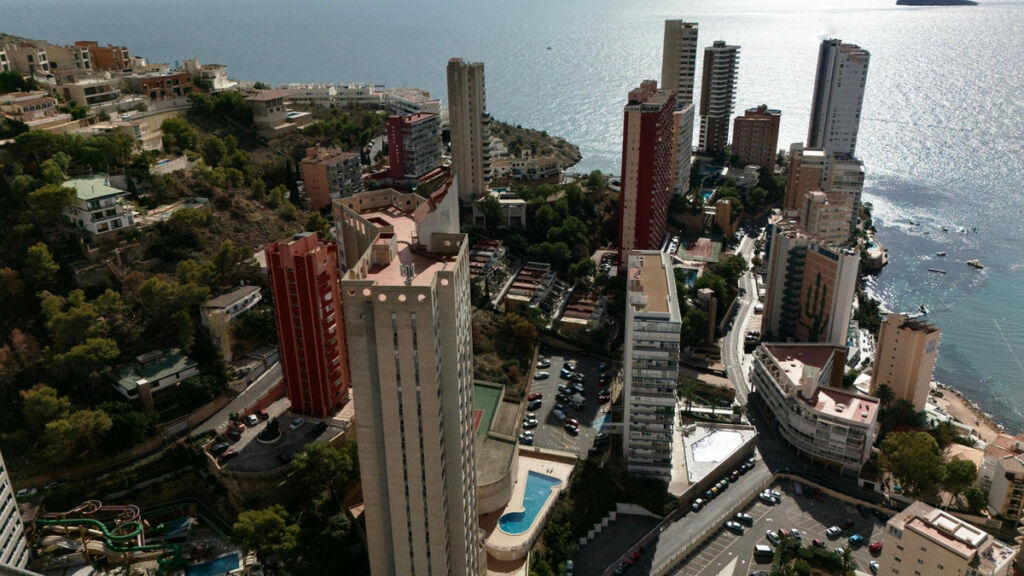Middle Floor Apartment Benidorm Alicante - image 12
