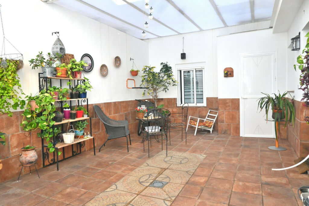 Ground Floor Apartment Las Lagunas Málaga - image 12