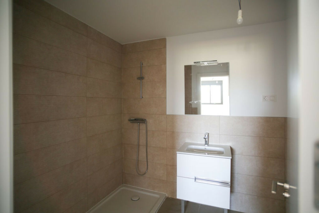 Middle Floor Apartment Los Alamos Málaga - image 12
