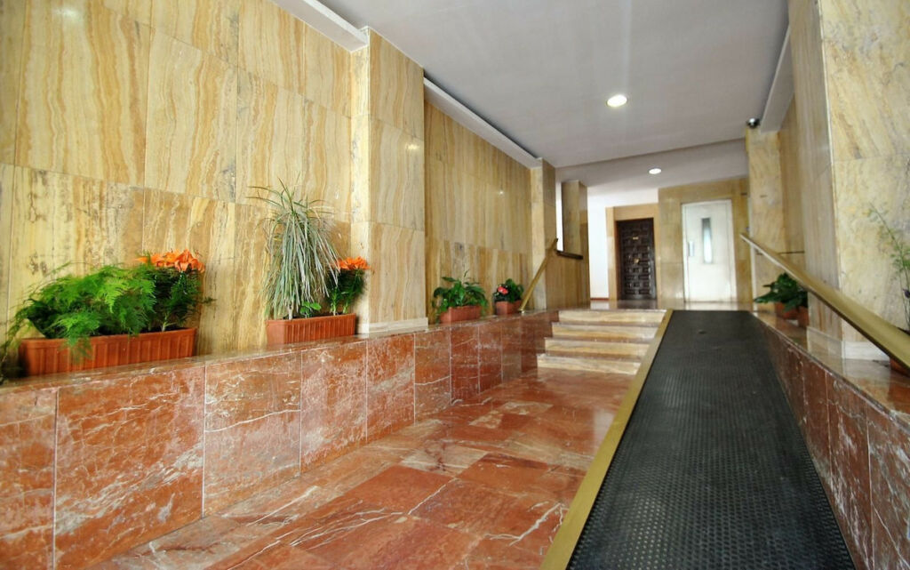 Middle Floor Apartment Los Boliches Málaga - image 12