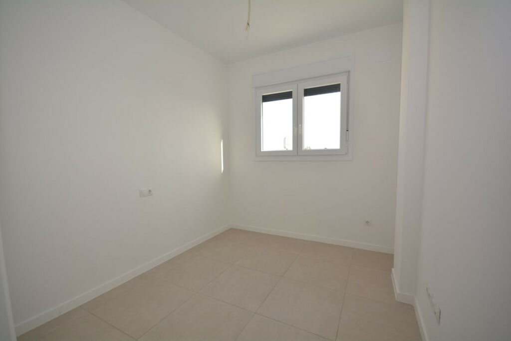 Middle Floor Apartment Estepona Málaga - image 12