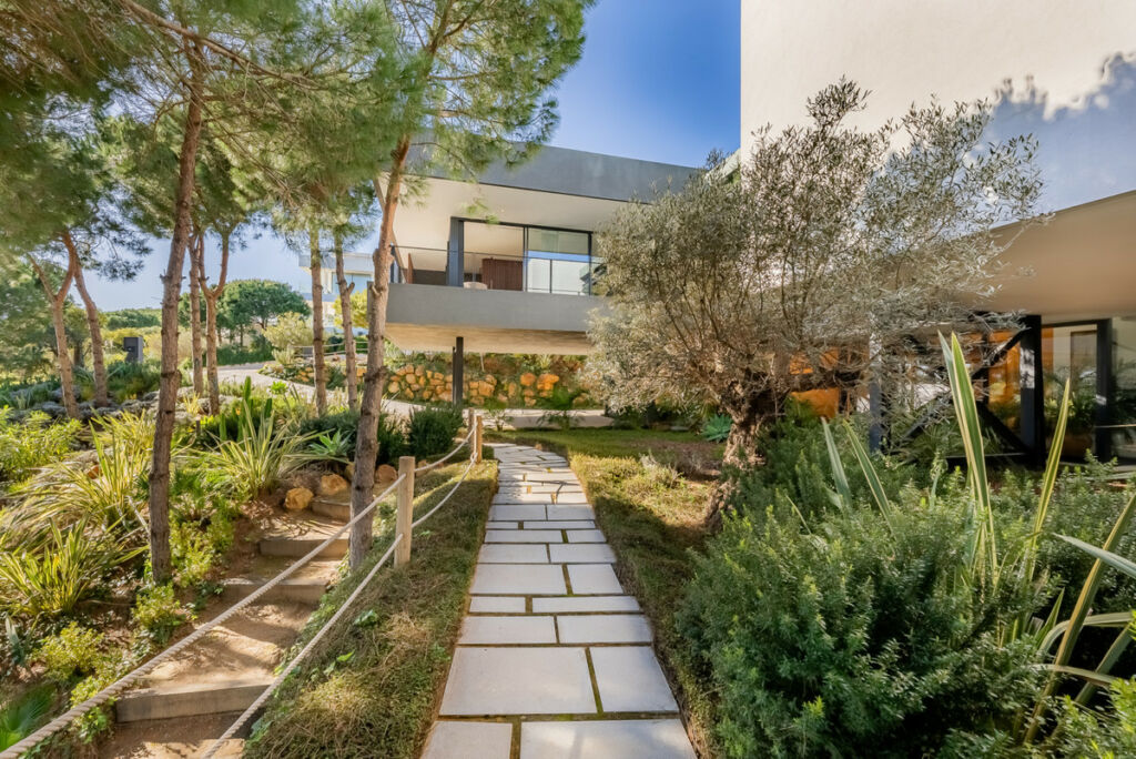 Detached Villa San Roque Cádiz - image 12